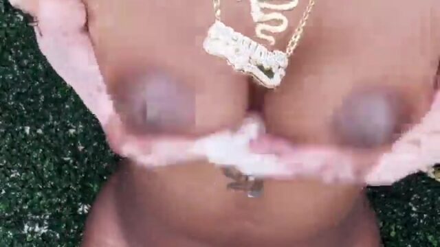 Curiositeaaa Aka Trayceeteaa Playing Nude Black Tits Sextape