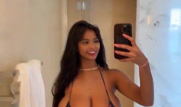 Me0wbbygirl aka p0cula Shower Big Boobs in Mirror