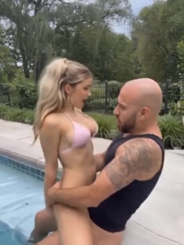 Breckie Hill POV Sex Tape Ridding Dick In Pool